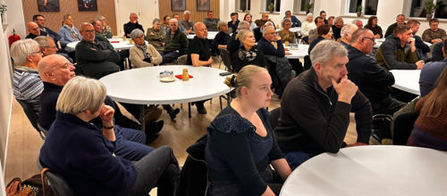 Foto fra borgermøde om No Biogasanlæg feb 2026